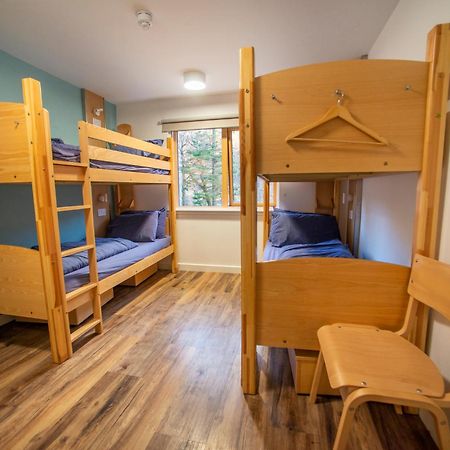 Glen Nevis Youth Hostel Форт-Уильям Экстерьер фото A bunk room at the hostel