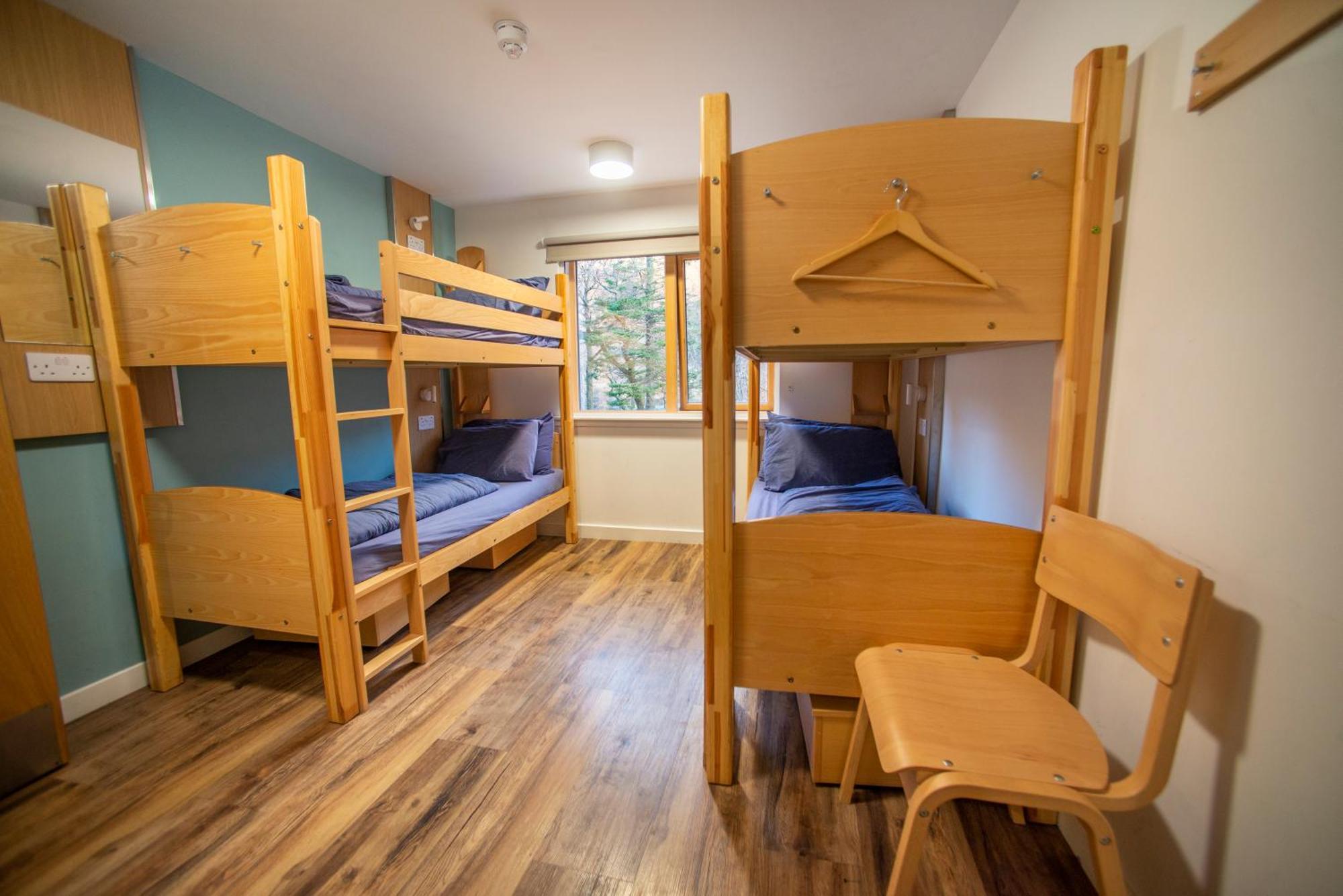Glen Nevis Youth Hostel Форт-Уильям Экстерьер фото A bunk room at the hostel