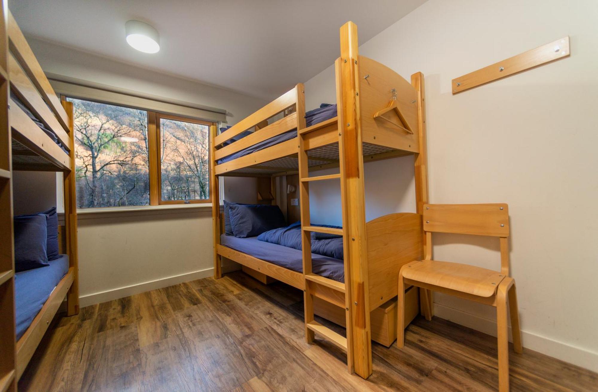 Glen Nevis Youth Hostel Форт-Уильям Экстерьер фото A bunk room at the hostel