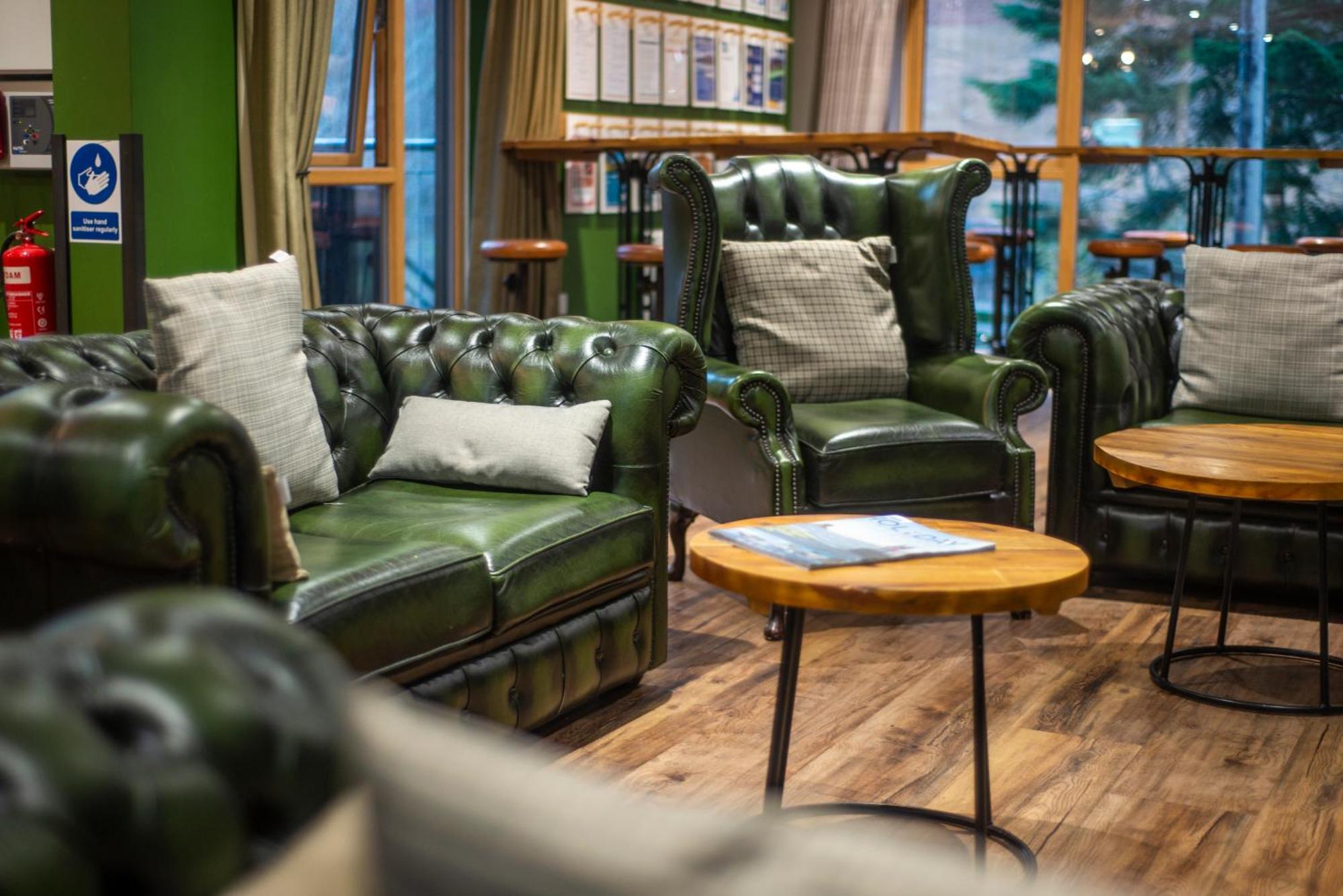 Glen Nevis Youth Hostel Форт-Уильям Экстерьер фото Library