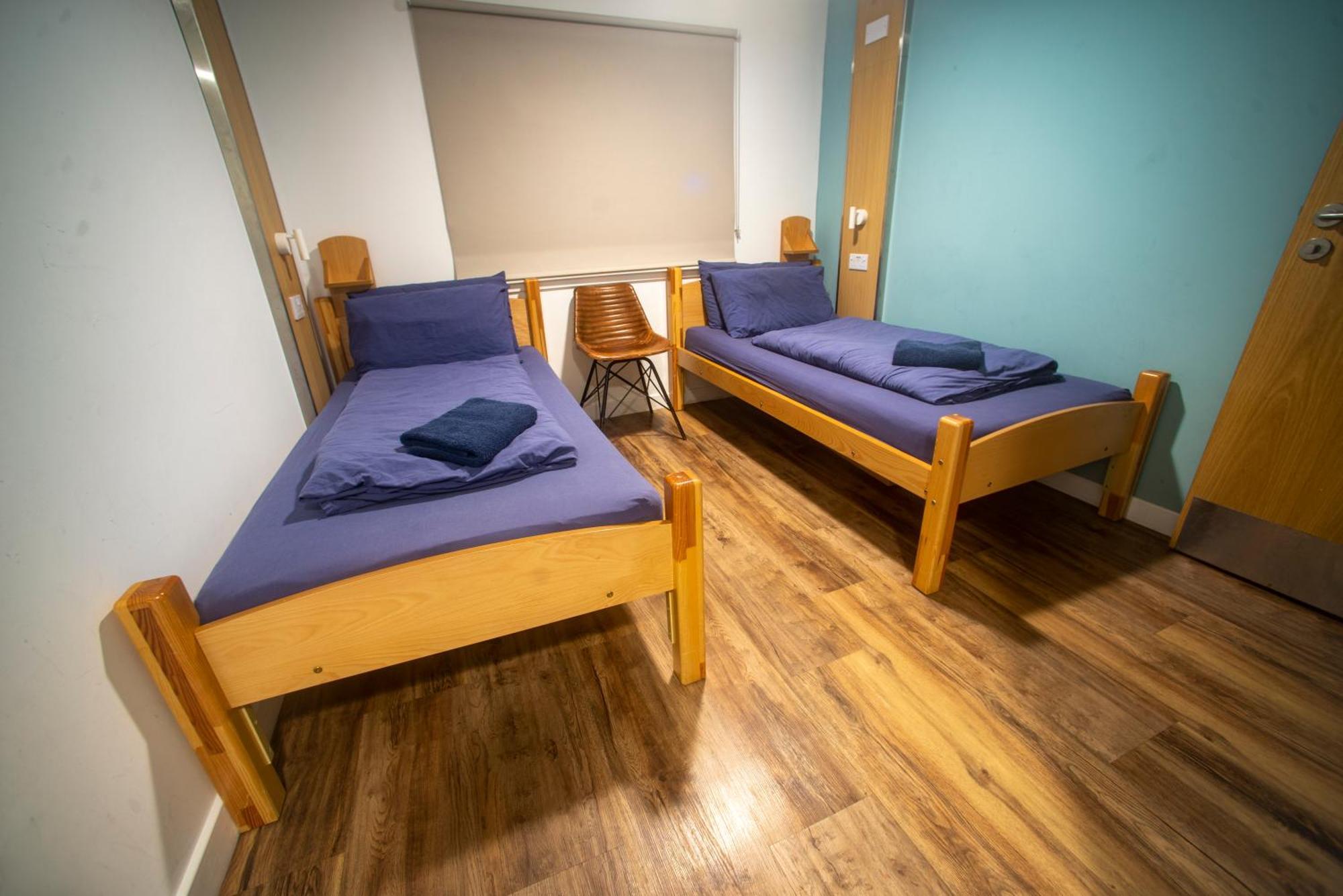 Glen Nevis Youth Hostel Форт-Уильям Экстерьер фото A typical room at the hostel
