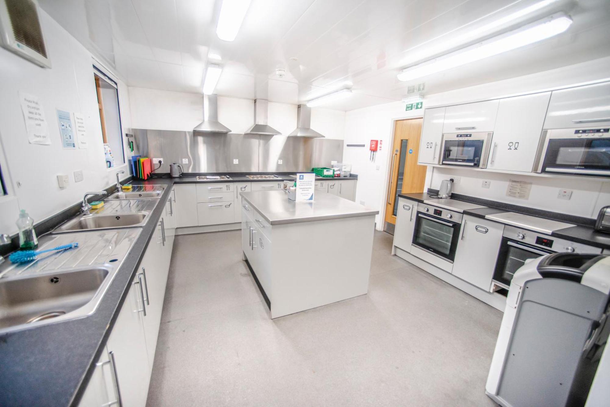 Glen Nevis Youth Hostel Форт-Уильям Экстерьер фото The kitchen at the new school