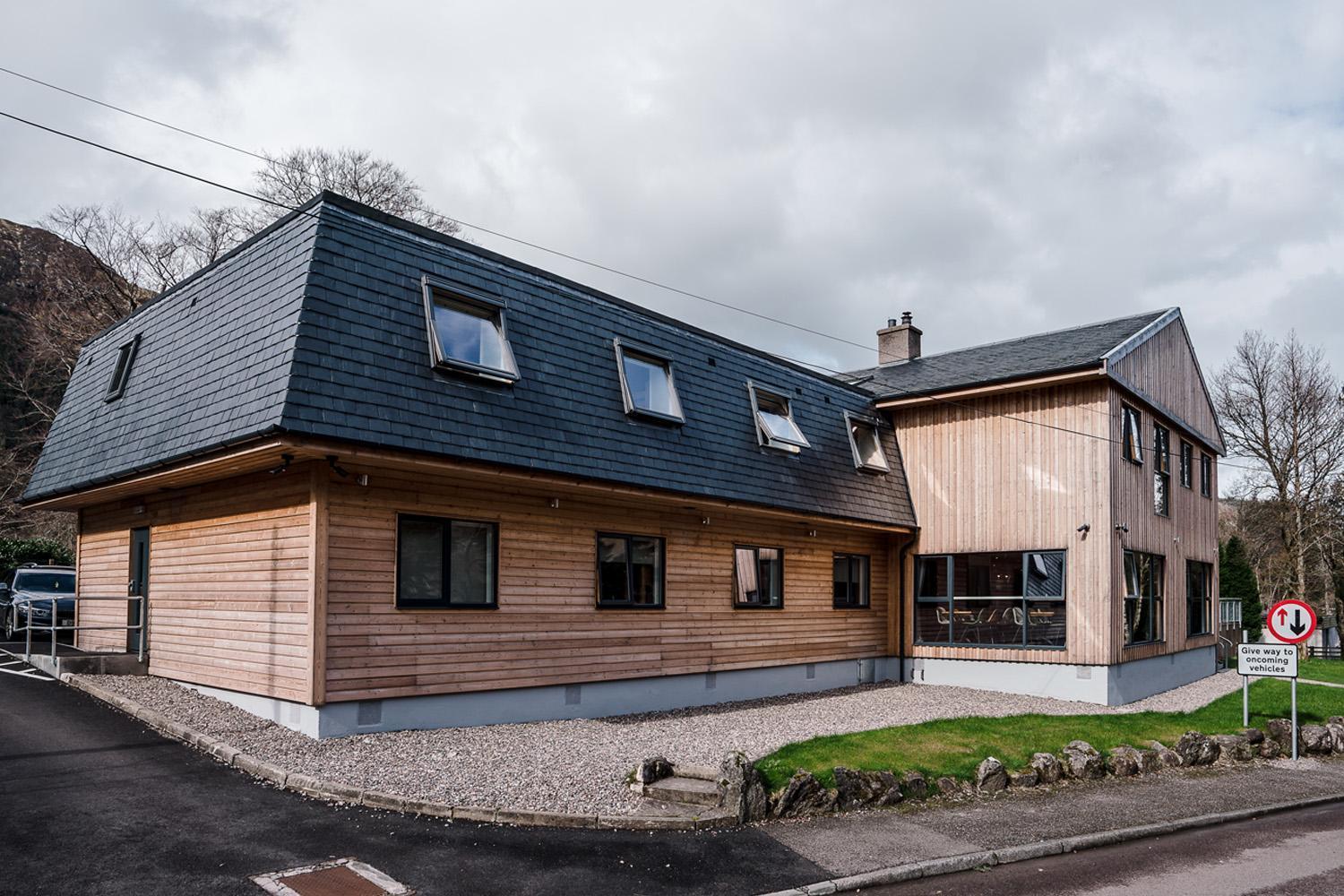 Glen Nevis Youth Hostel Форт-Уильям Экстерьер фото The new school building