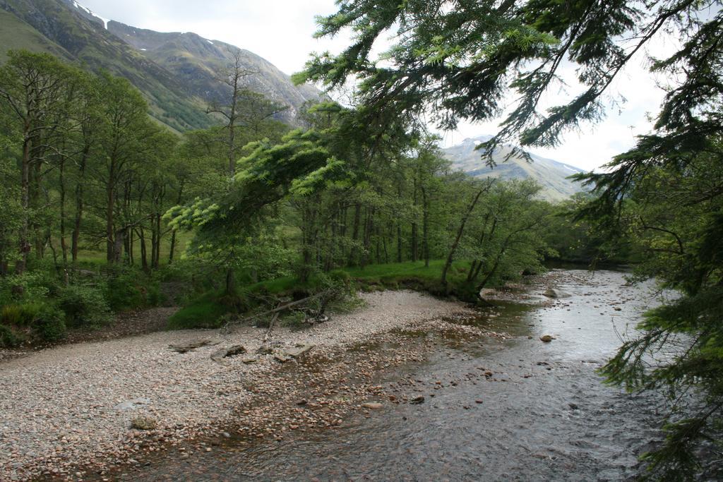 Glen Nevis Youth Hostel Форт-Уильям Экстерьер фото The River Calder